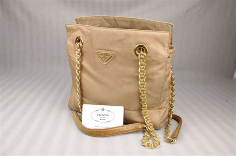 prada 3 jahre alte handtasche beige